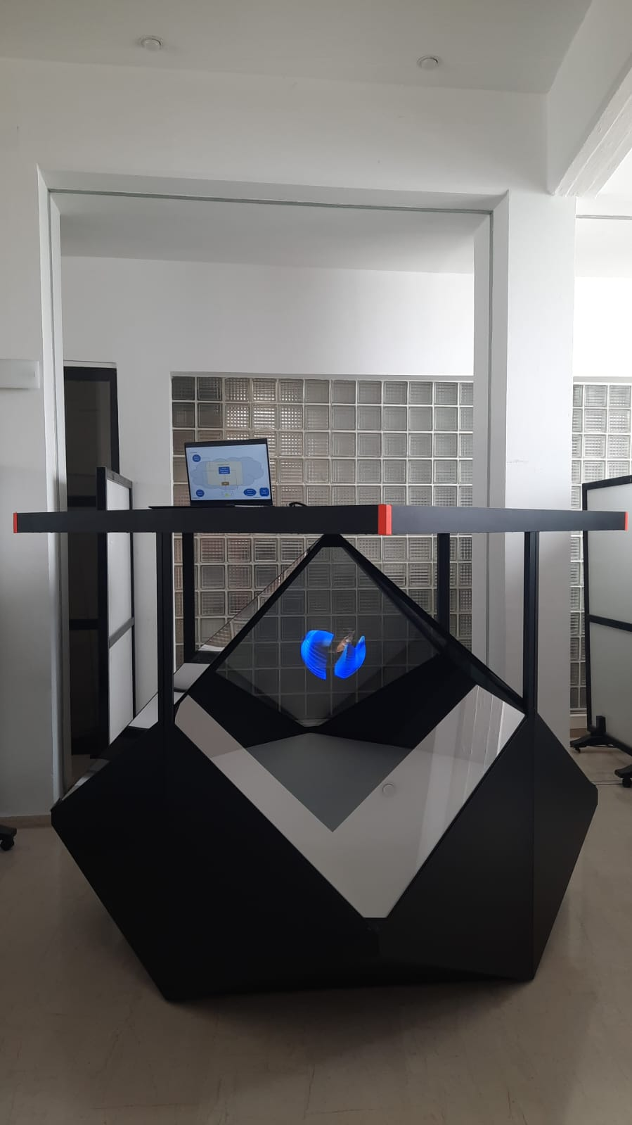 تطبيق البث المجسم